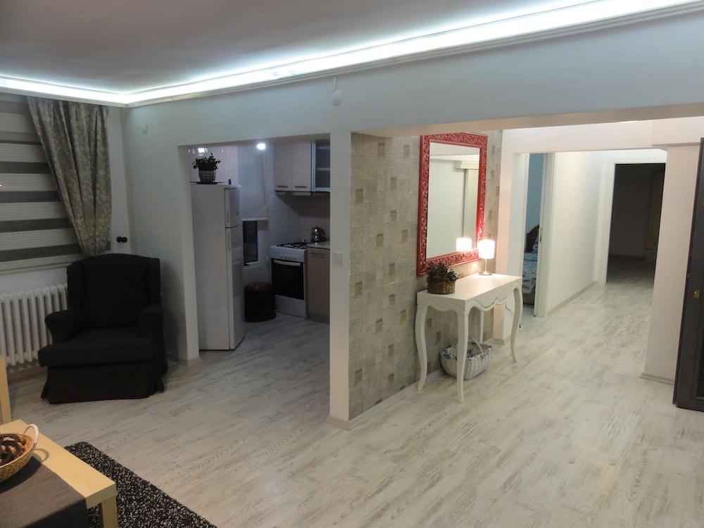 Evodak Apartment