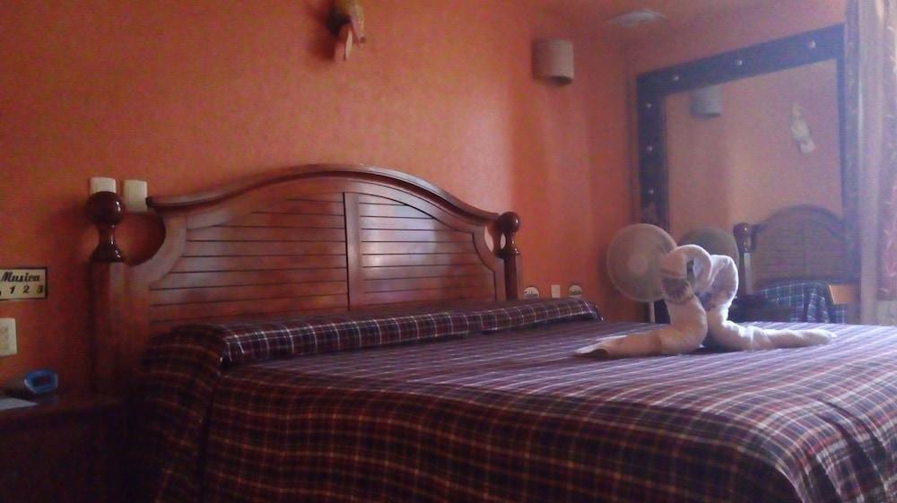 Hotel Real Azteca