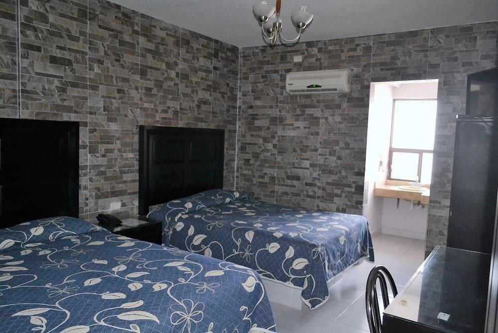 Hotel Laguna Inn