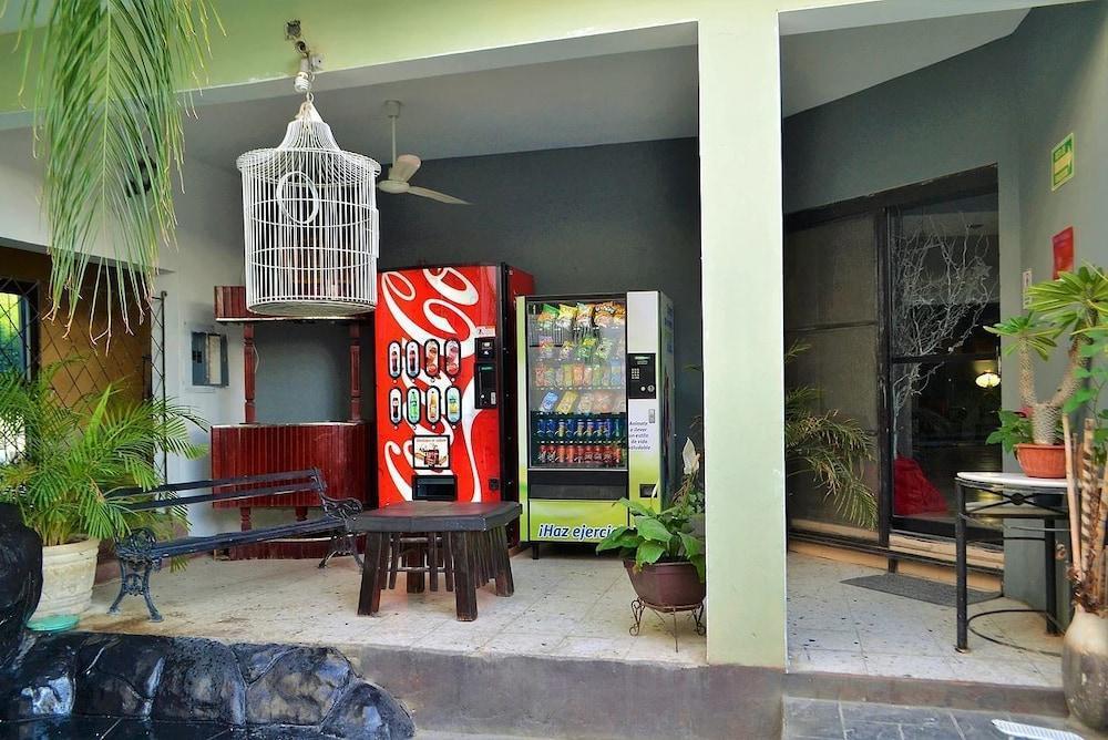 Hotel Laguna Inn