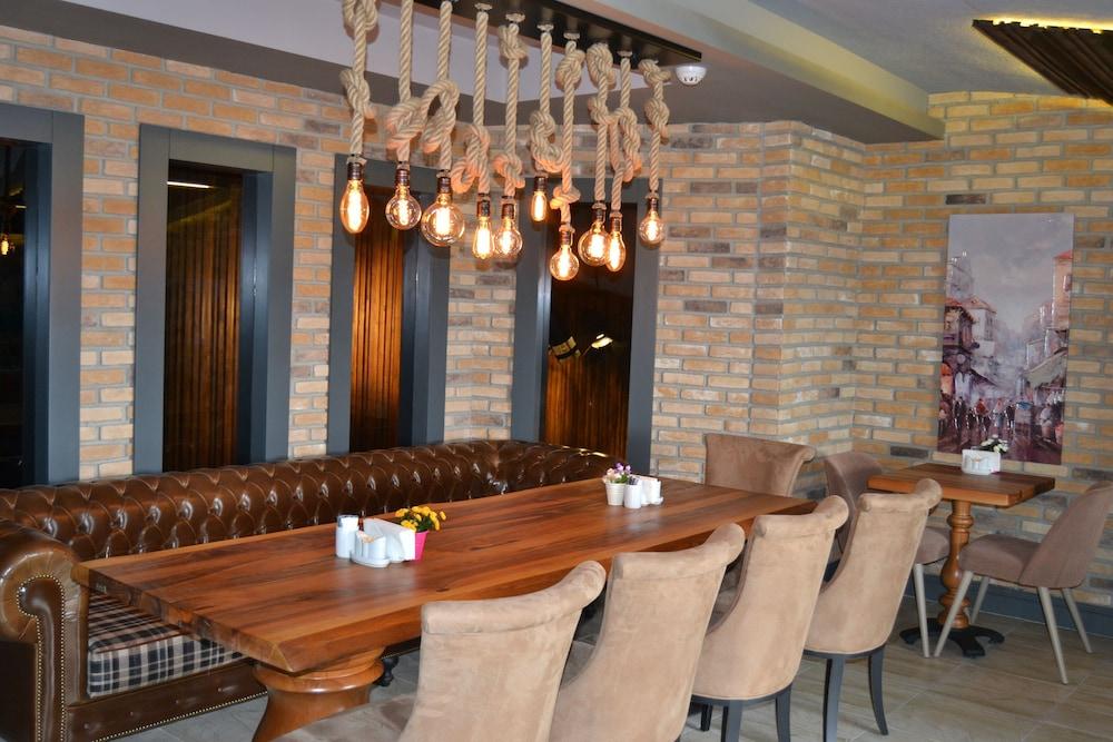Hotel Zade