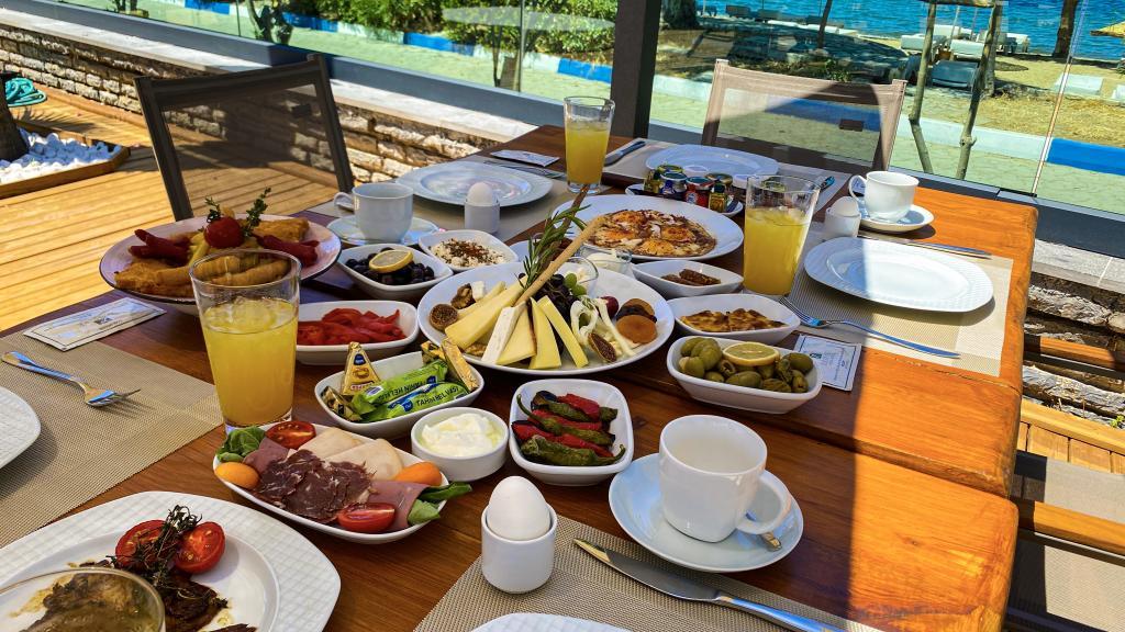 Yalipark Beach Hotel