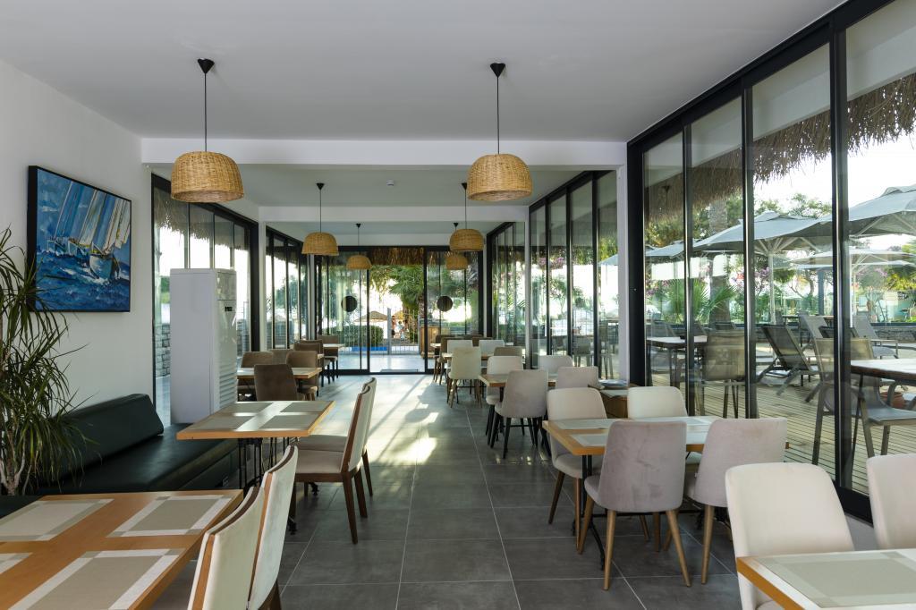 Yalipark Beach Hotel