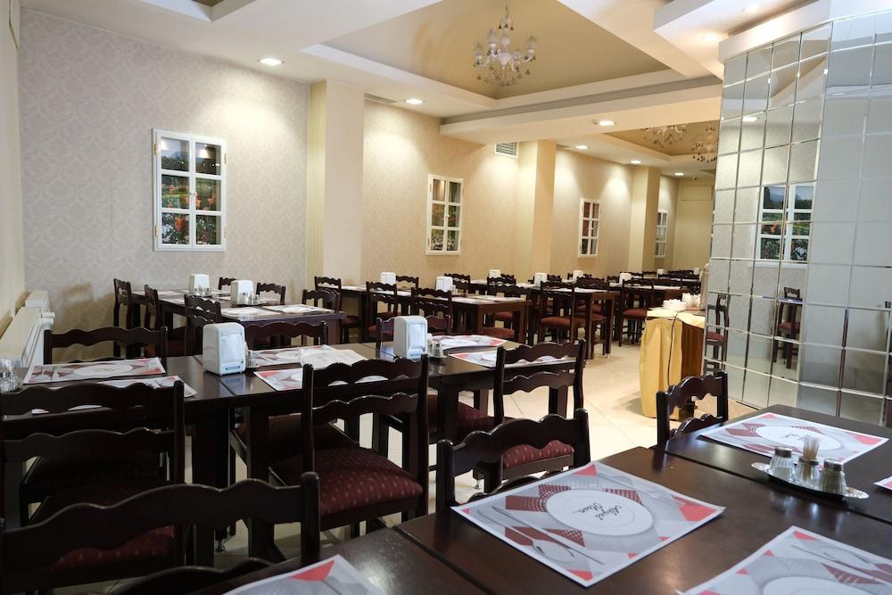 Artan Hotel