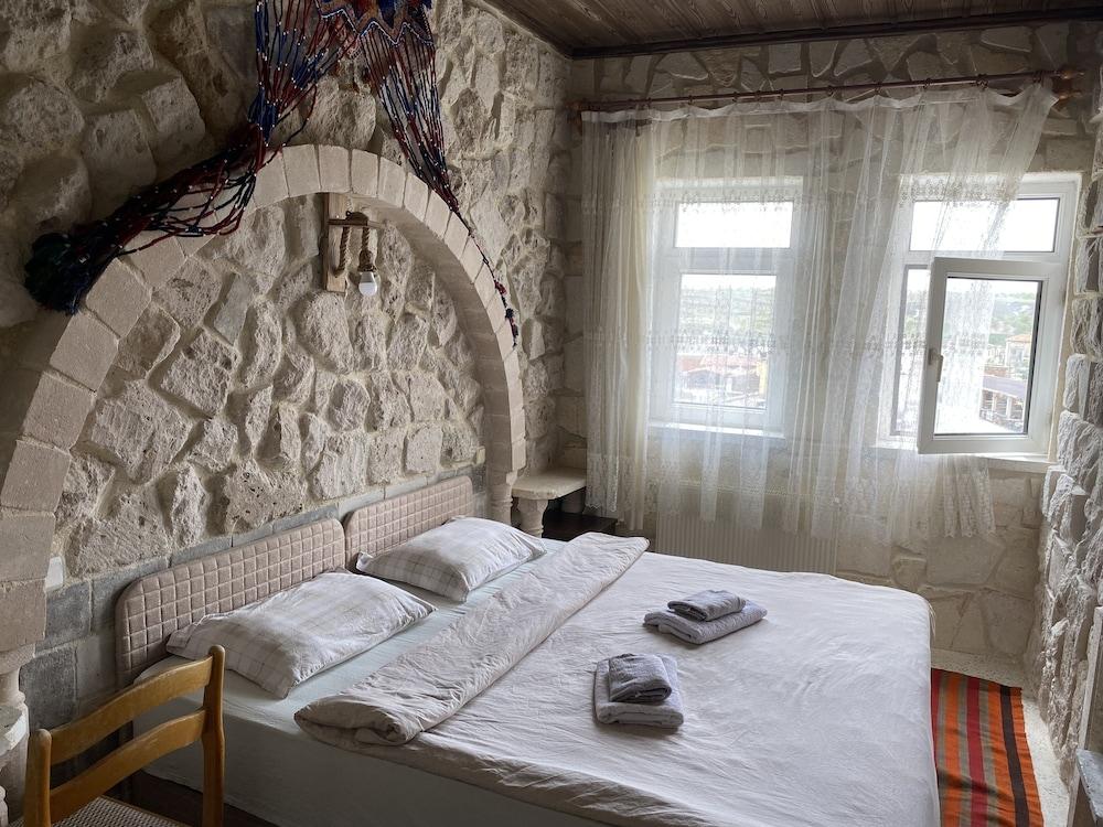 Crazy Horse Pension