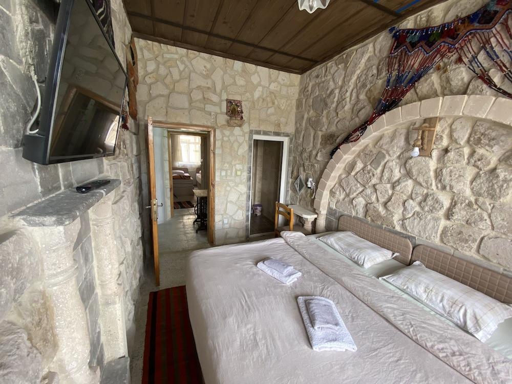 Crazy Horse Pension