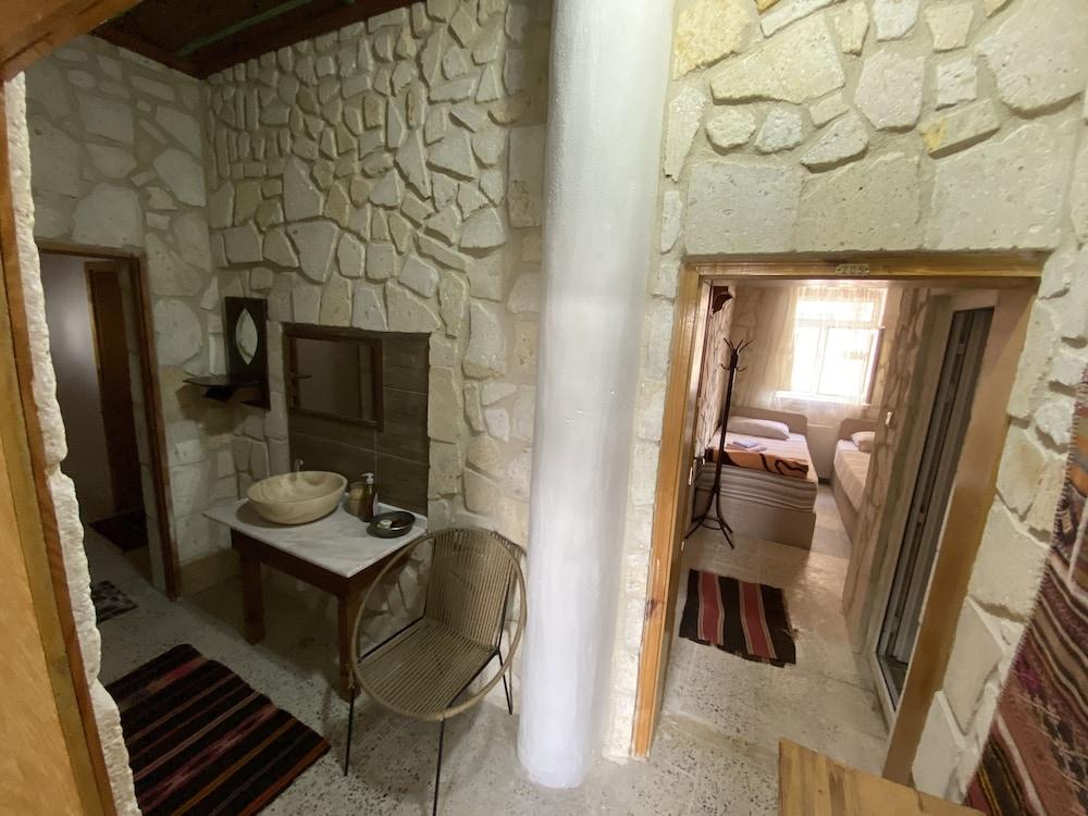 Crazy Horse Pension