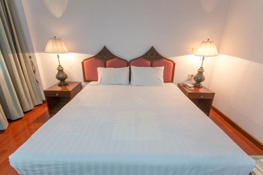 Tangerine Ville Hotel