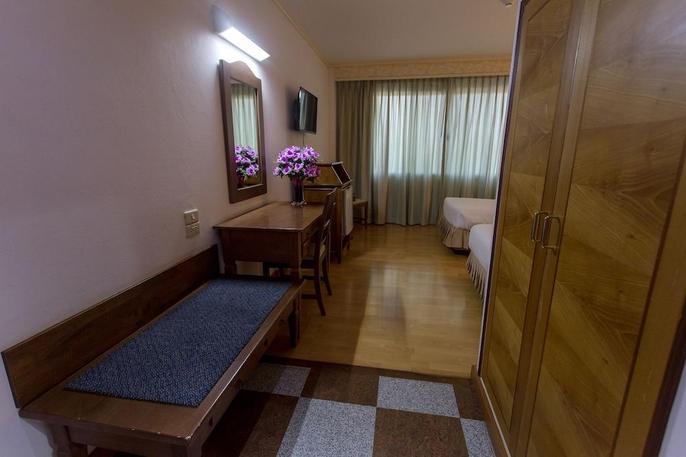 Tangerine Ville Hotel