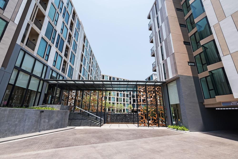 The Base Up Town Condo By Favstay