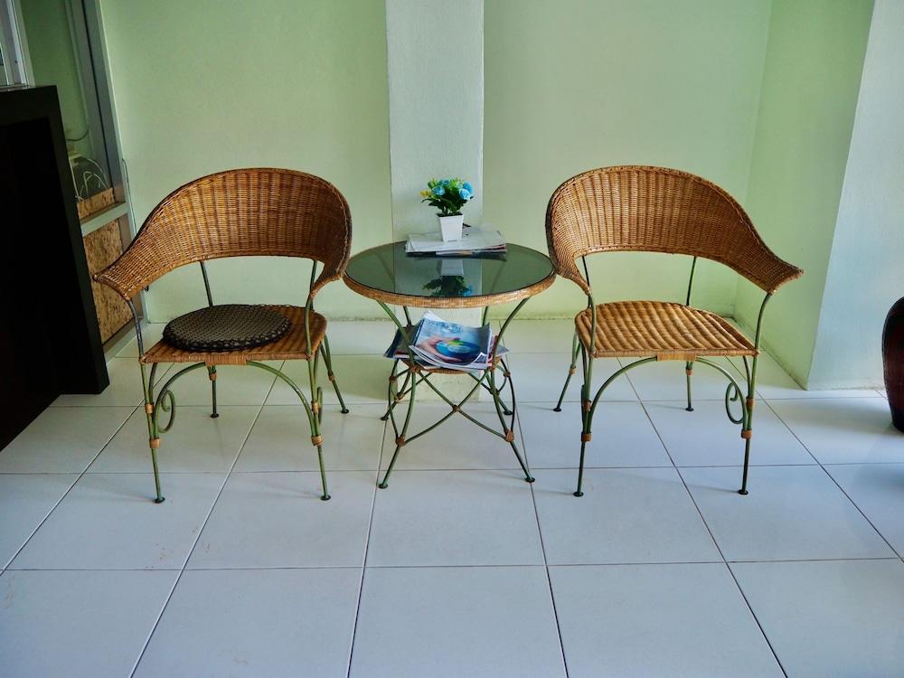 Orm Thong Apartment