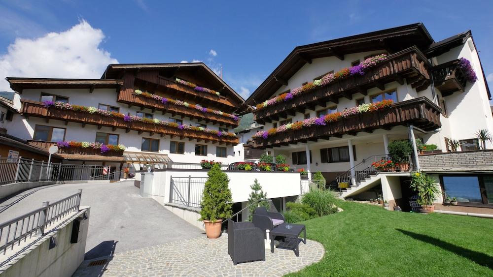 Pension Central mit Landhaus Central