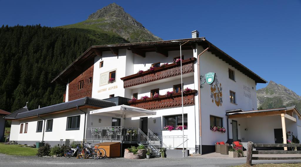 Hotel Alpina