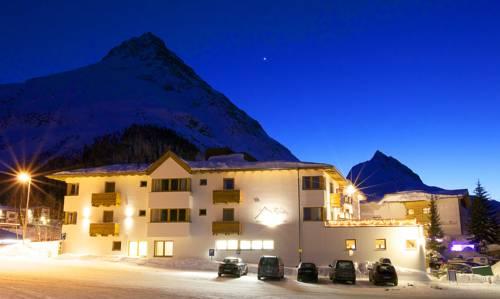 Berghotel Rasis