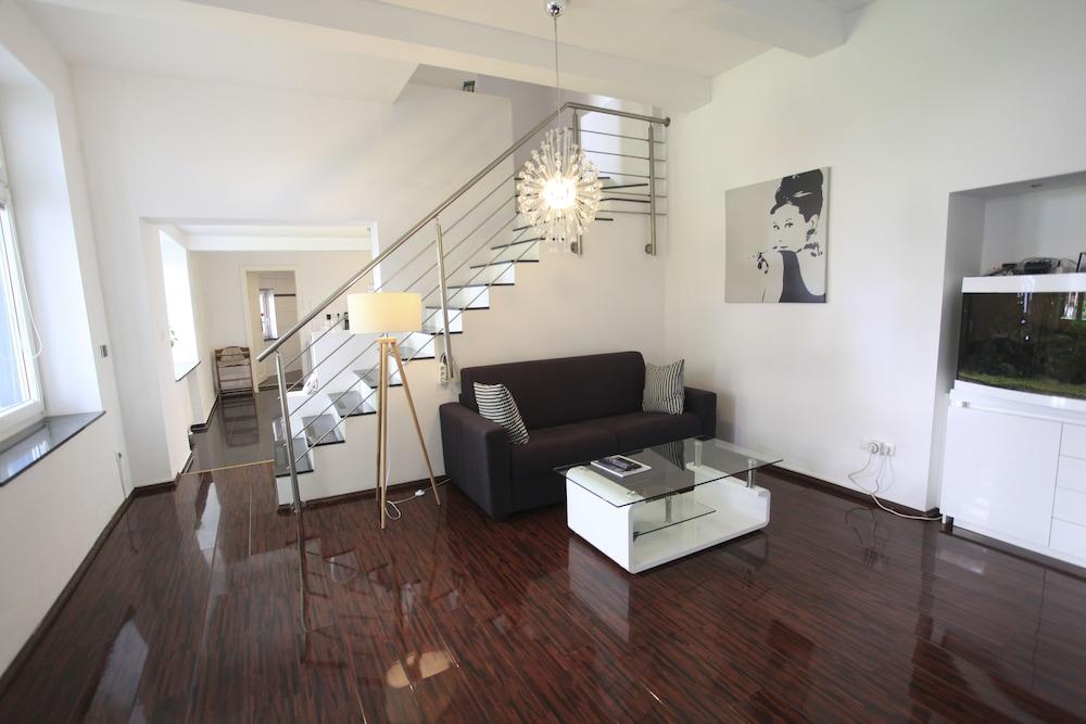 Zentrales Sauna Apartment & Loft Apartment