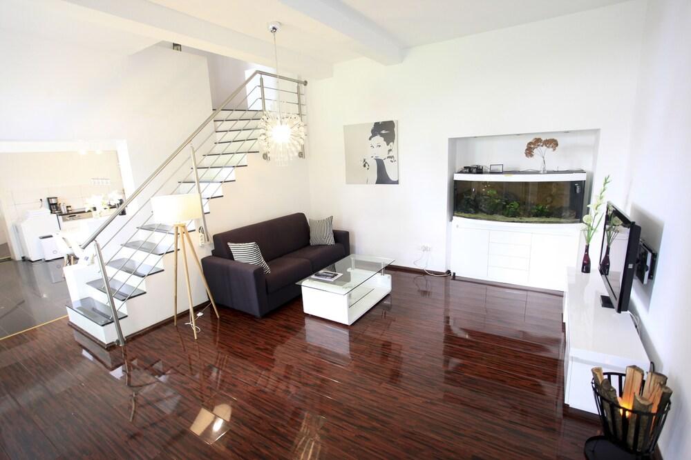 Zentrales Sauna Apartment & Loft Apartment