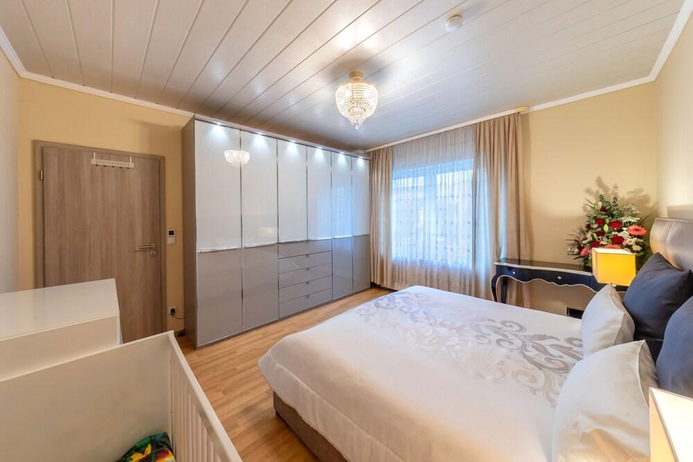 Pmc Business Apartment