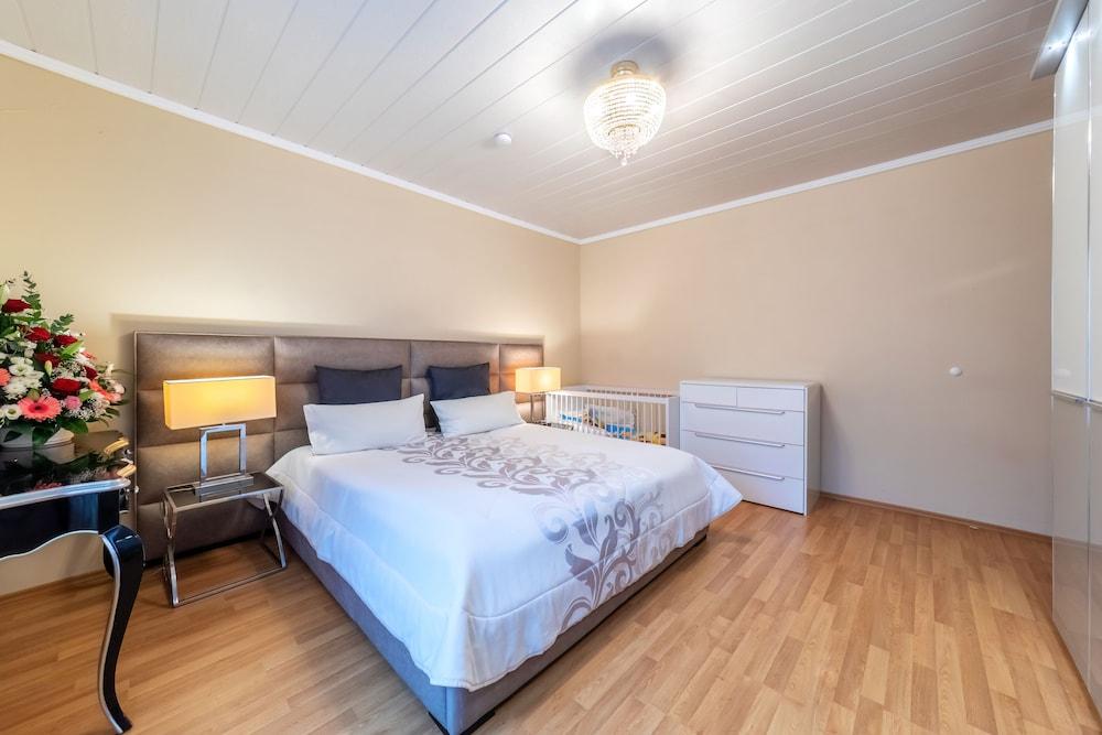Pmc Business Apartment