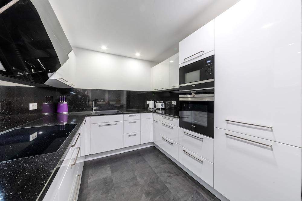 Pmc Business Apartment