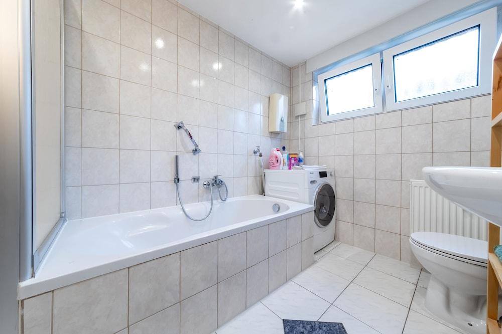 Pmc Business Apartment