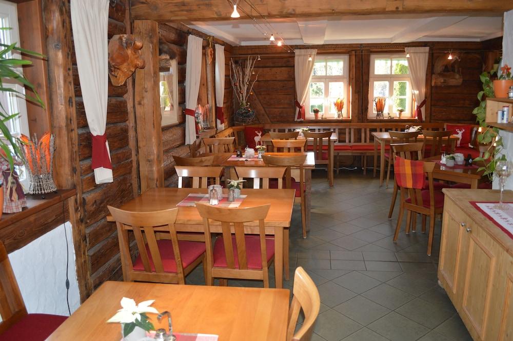 Hotel Garni und Gaststatte Zum Holzfaller