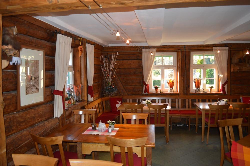 Hotel Garni und Gaststatte Zum Holzfaller