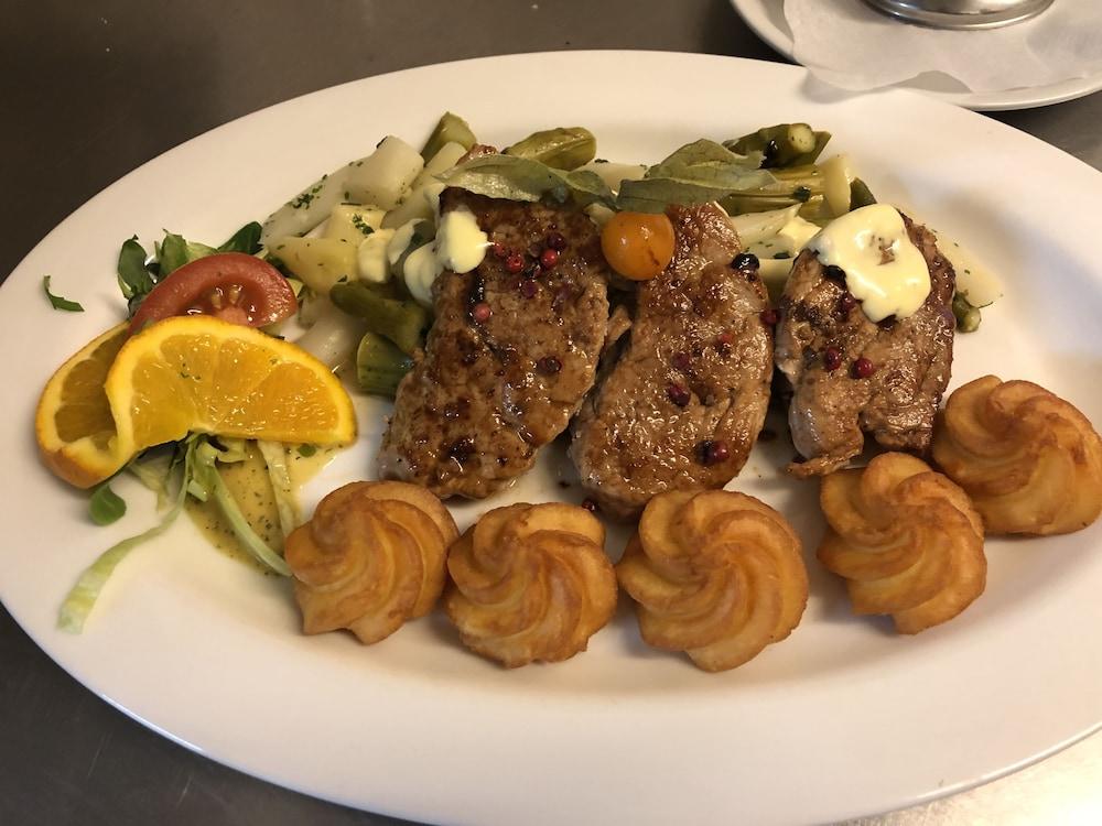 Hotel Garni und Gaststatte Zum Holzfaller