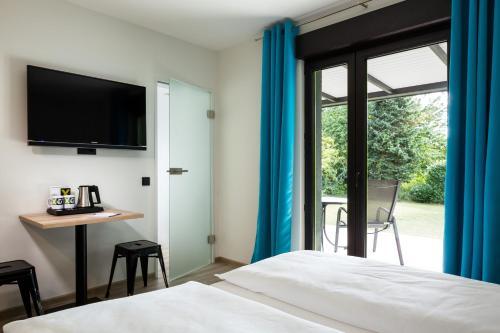 Xotel