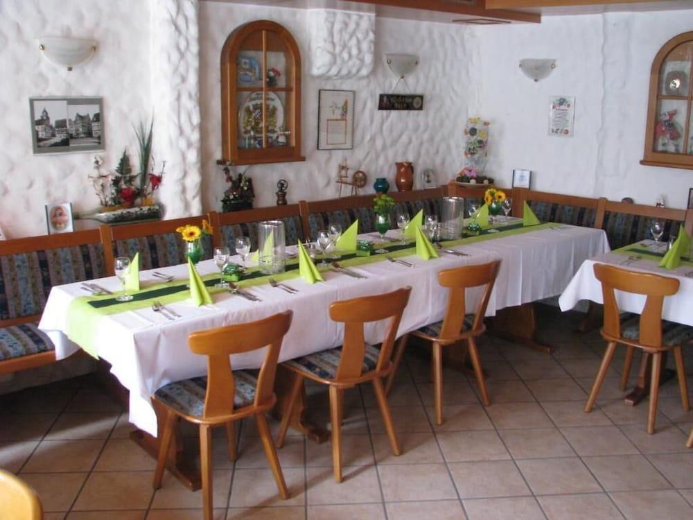 Restaurant & Pension Mainzer Tor