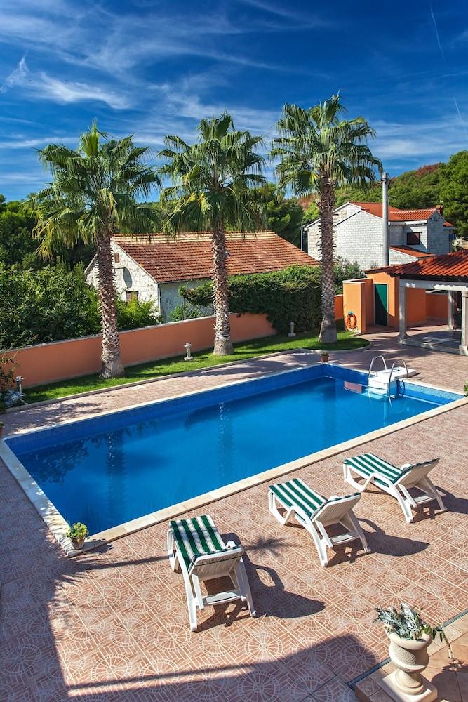 Villa Rasotica