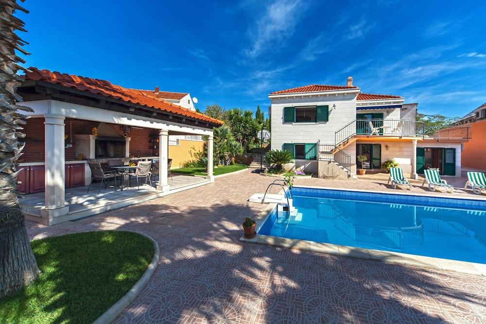 Villa Rasotica