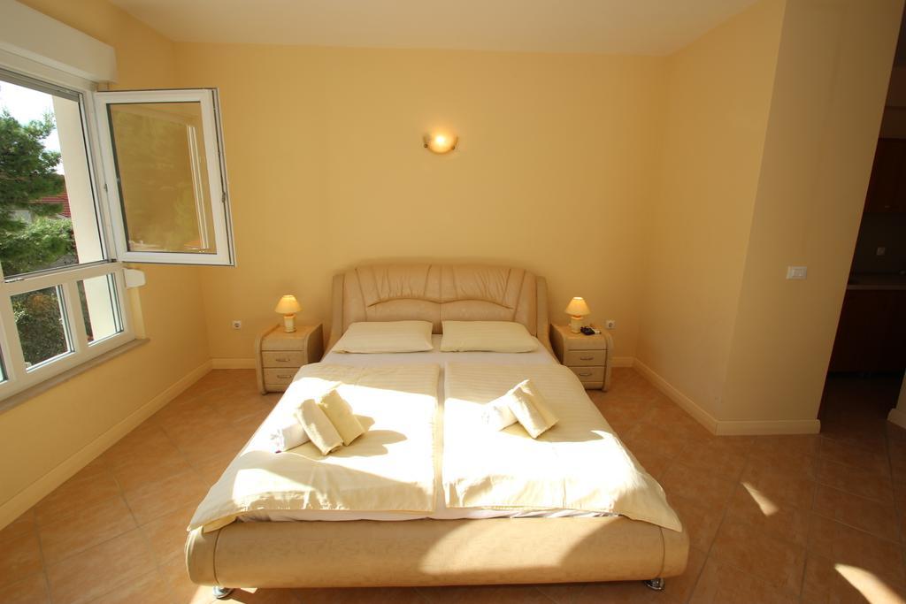 Apartmani Villa Astra & Pinija