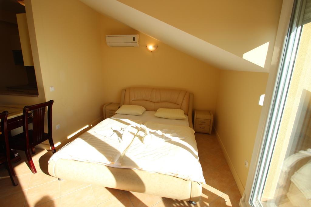 Apartmani Villa Astra & Pinija