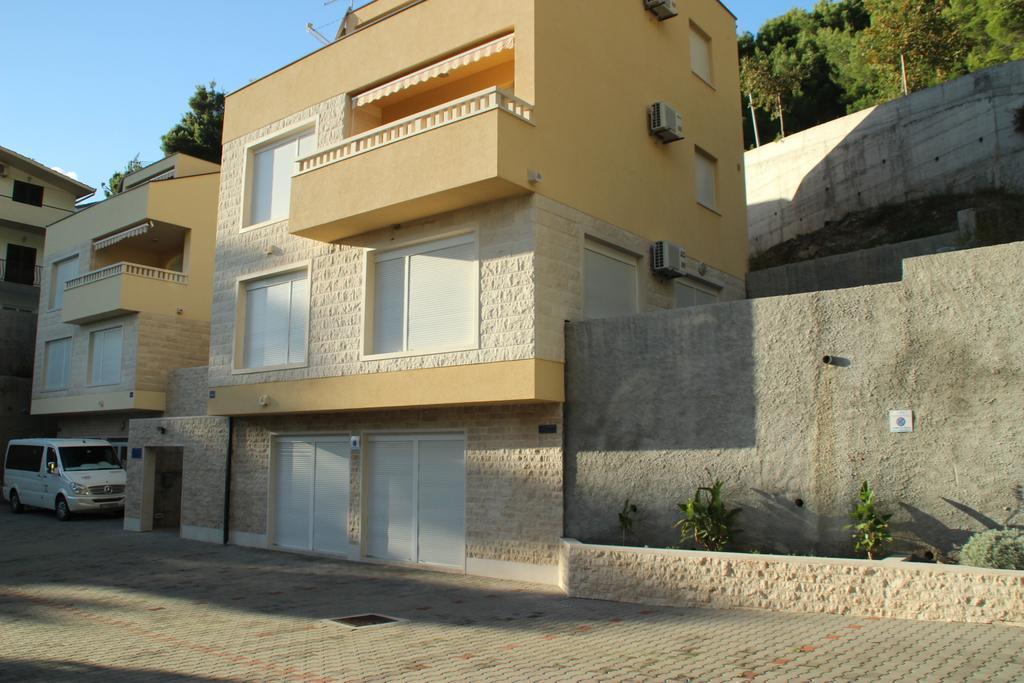 Apartmani Villa Astra & Pinija