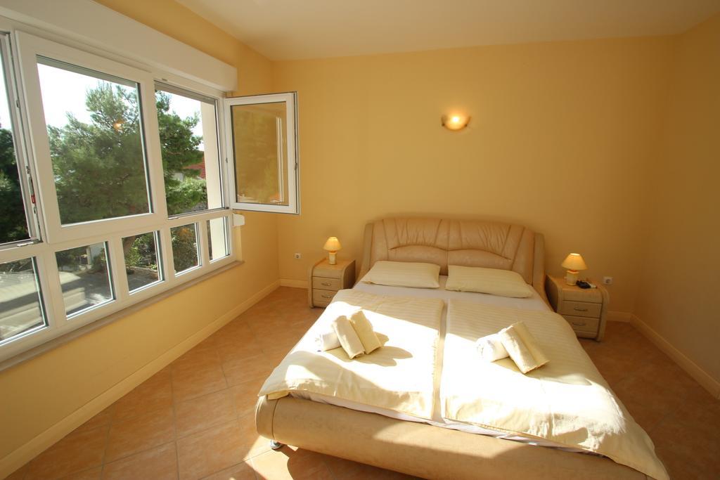 Apartmani Villa Astra & Pinija