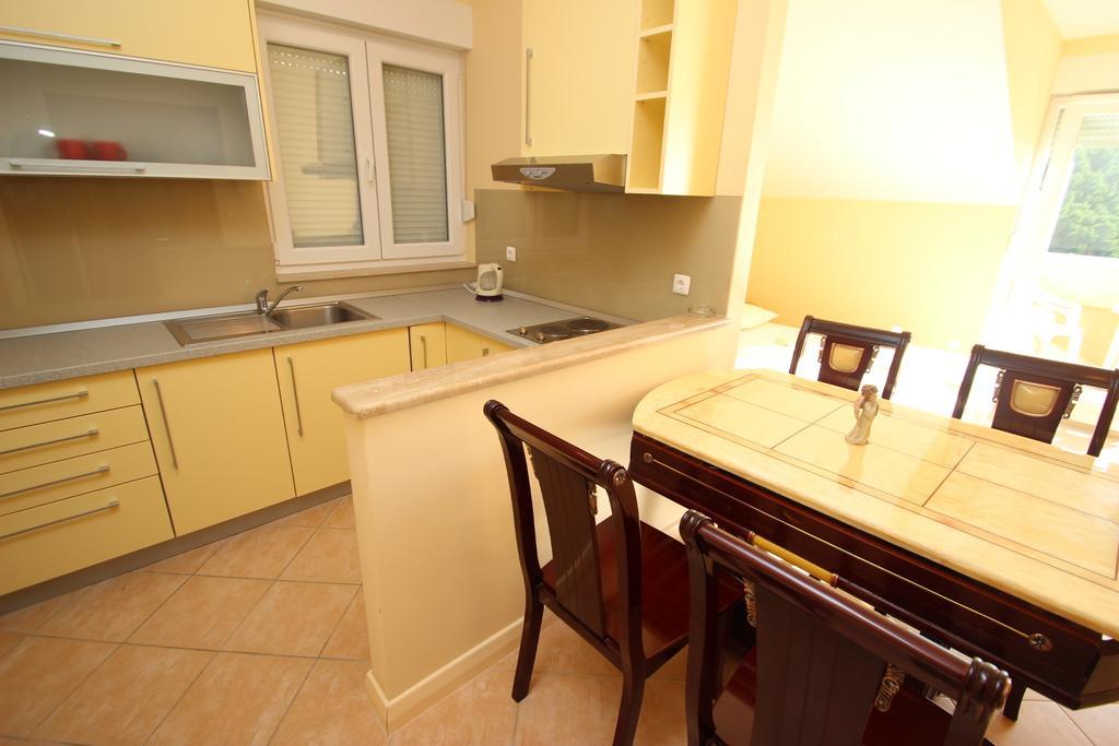 Apartmani Villa Astra & Pinija