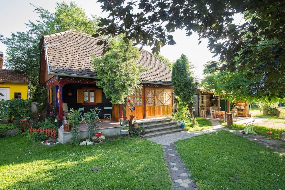 Suncani Apartments