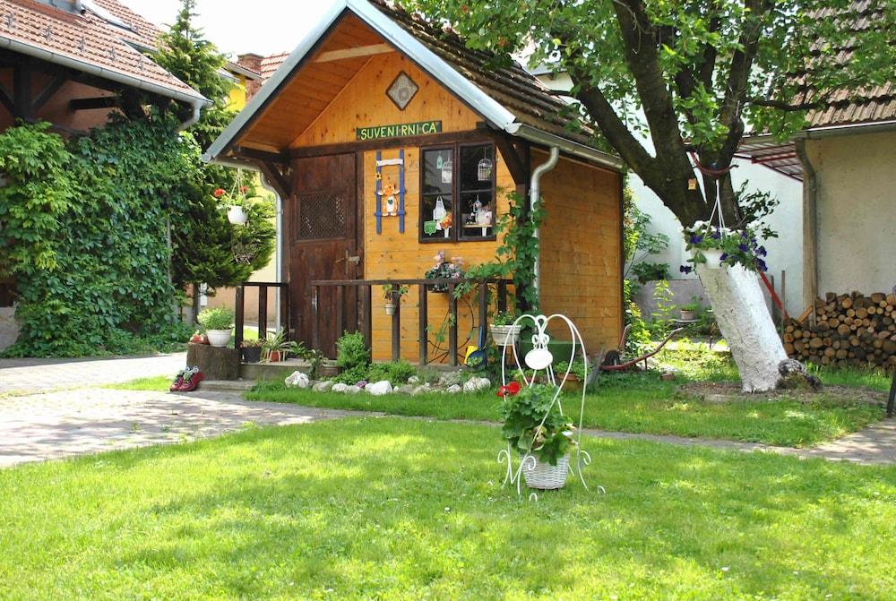 Suncani Apartments