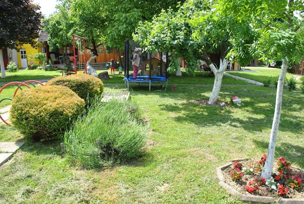 Suncani Apartments