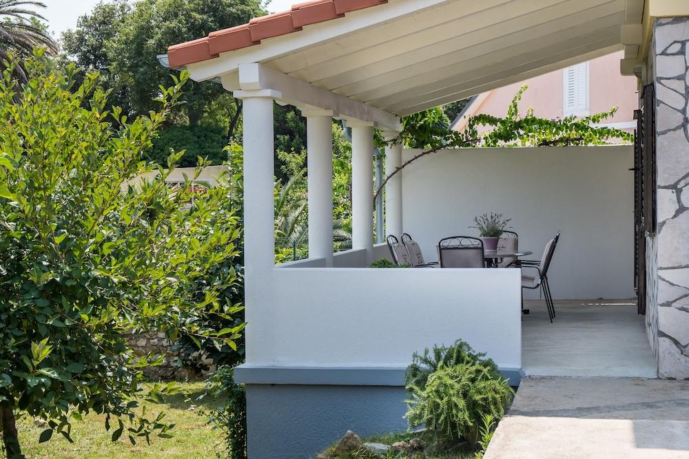 Villa Mirta