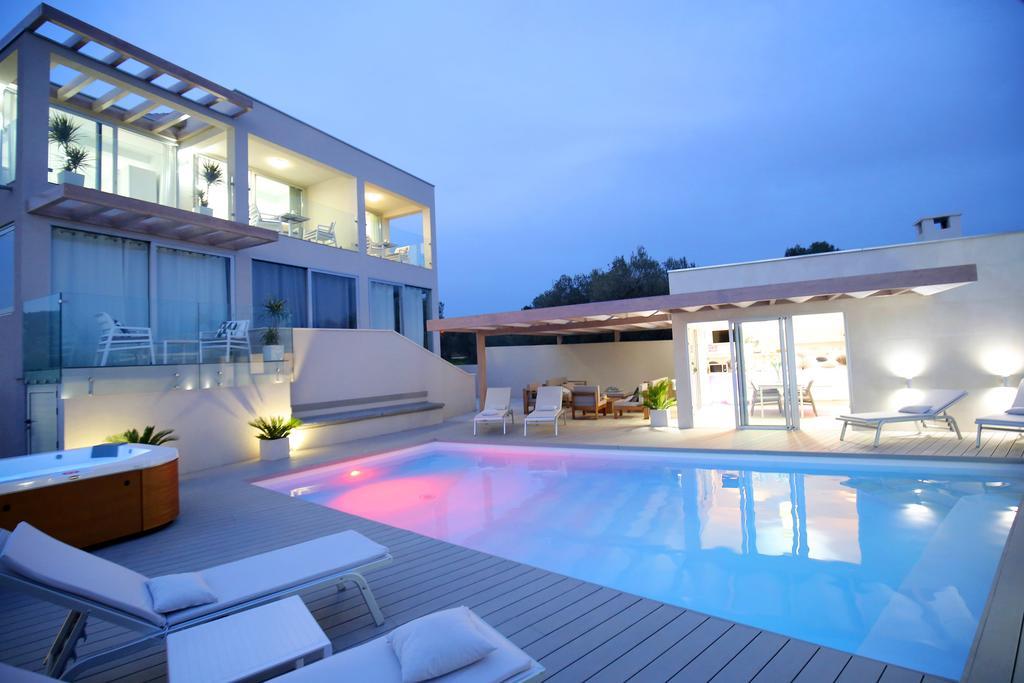 Lalic Gallery Villa