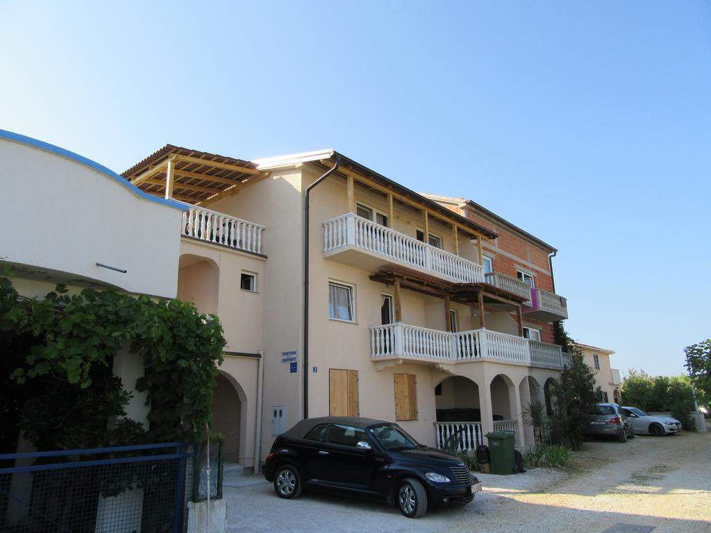 Apartments Ninske Vodice