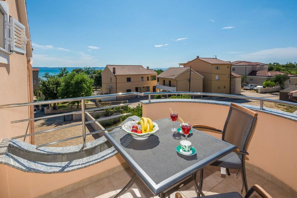 Apartments Medanic
