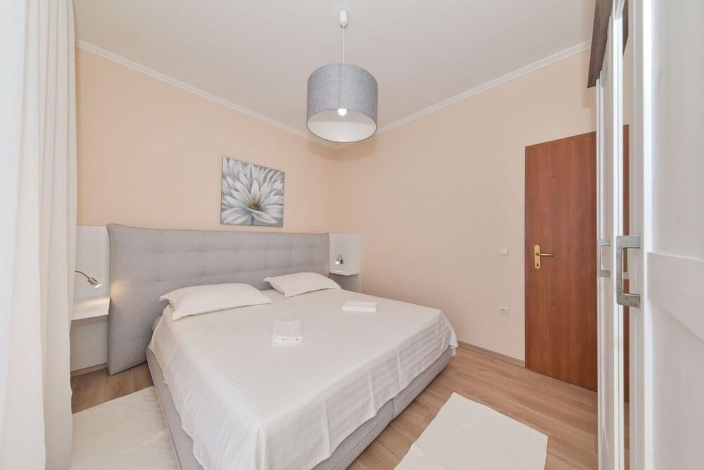 Apartments Medanic