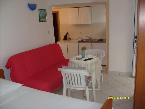 Apartments Roko Bilo