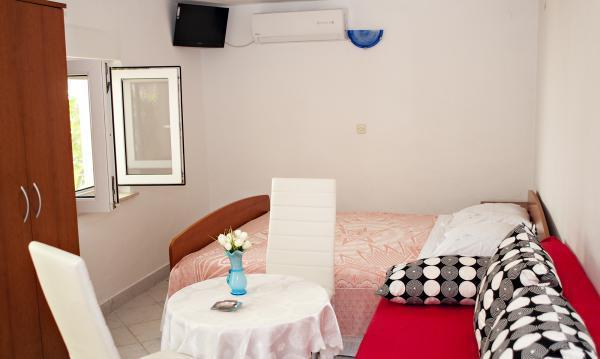 Apartments Roko Bilo