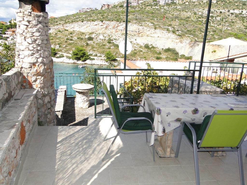 Apartments Roko Bilo