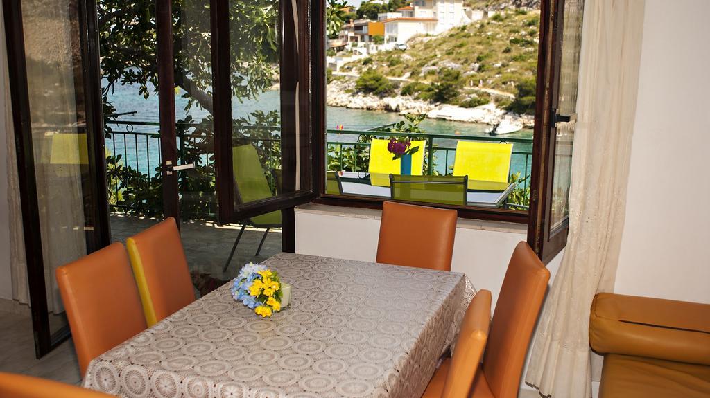 Apartments Roko Bilo