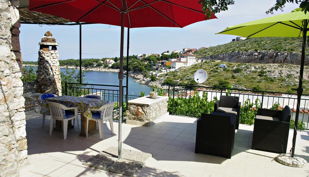 Apartments Roko Bilo