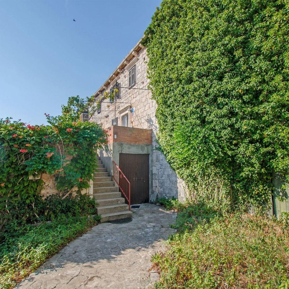Apartments Jerka